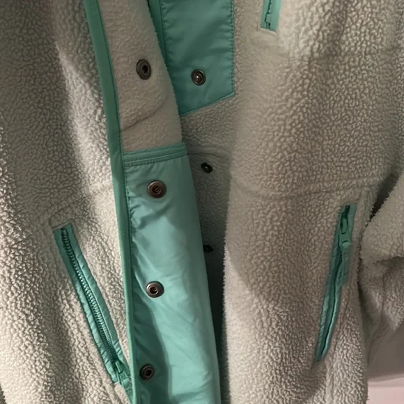 American Eagle Sweater/jacket - Picture 3 of 5